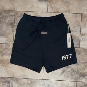 Fear of God Essentials Shorts Iron Grey Size Small